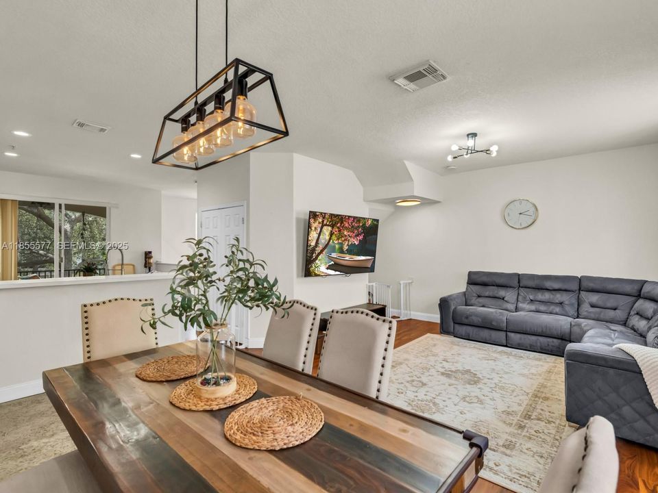 For Sale: $424,000 (3 beds, 2 baths, 1739 Square Feet)