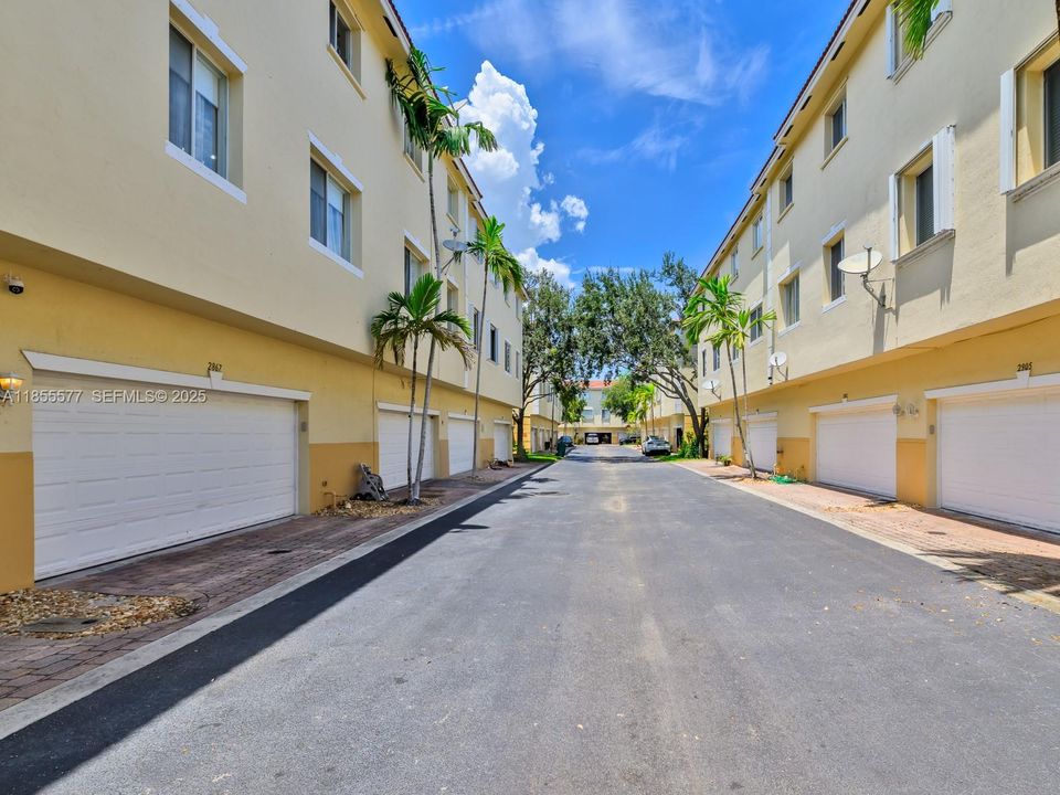 For Sale: $424,000 (3 beds, 2 baths, 1739 Square Feet)