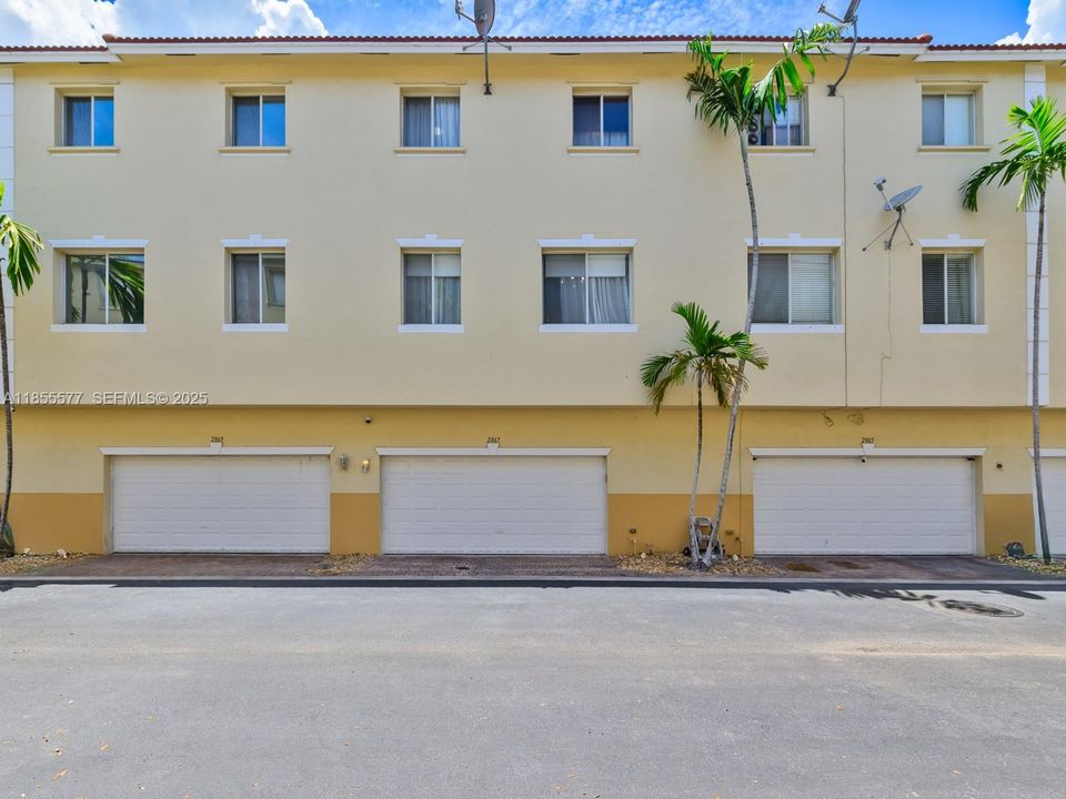 For Sale: $424,000 (3 beds, 2 baths, 1739 Square Feet)