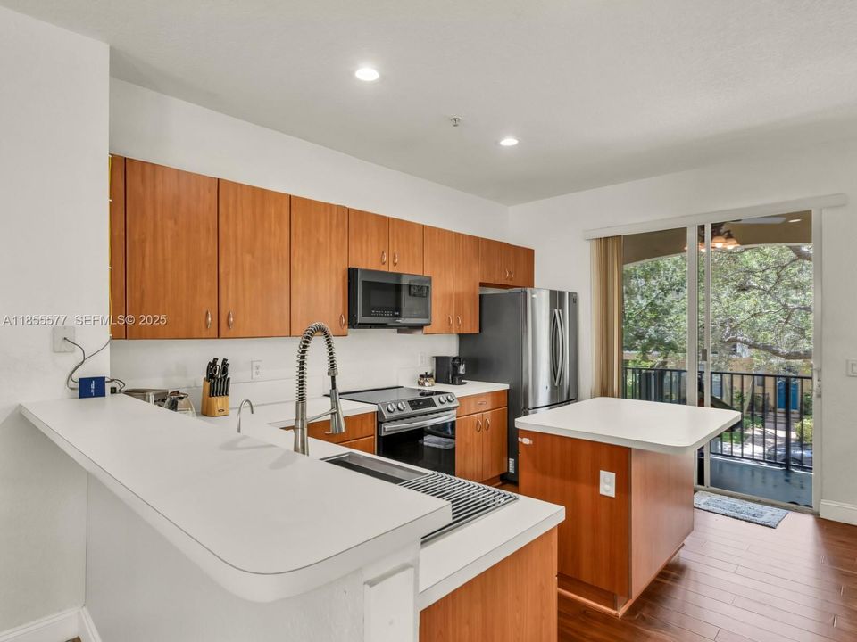 For Sale: $424,000 (3 beds, 2 baths, 1739 Square Feet)