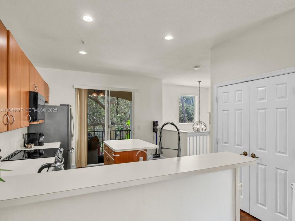 For Sale: $424,000 (3 beds, 2 baths, 1739 Square Feet)