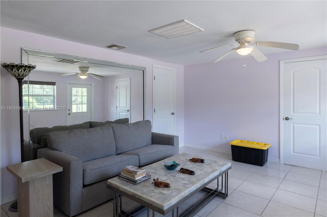 待售: $1,353,750 (5 贝兹, 3 浴室, 2422 平方英尺)