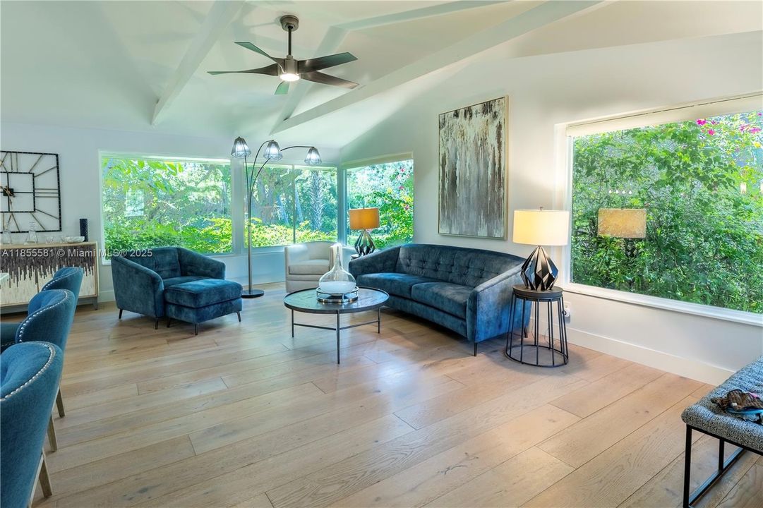 待售: $1,353,750 (5 贝兹, 3 浴室, 2422 平方英尺)