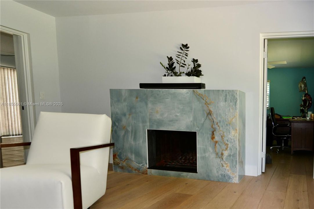 待售: $1,353,750 (5 贝兹, 3 浴室, 2422 平方英尺)