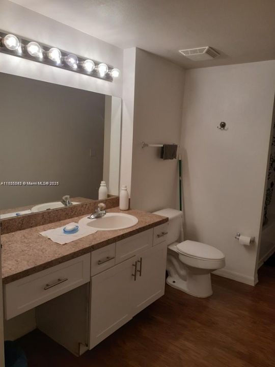 На продажу: $310,000 (1 спален, 1 ванн, 810 Квадратных фут)