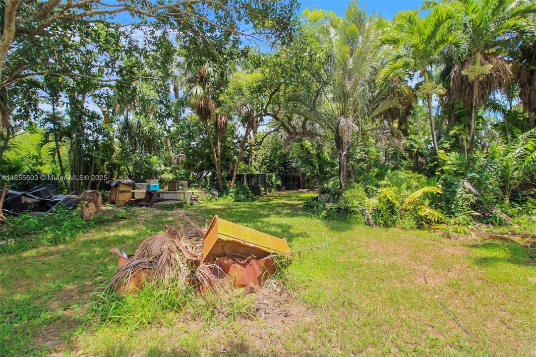 Недавно продано: $895,000 (4 спален, 2 ванн, 2921 Квадратных фут)