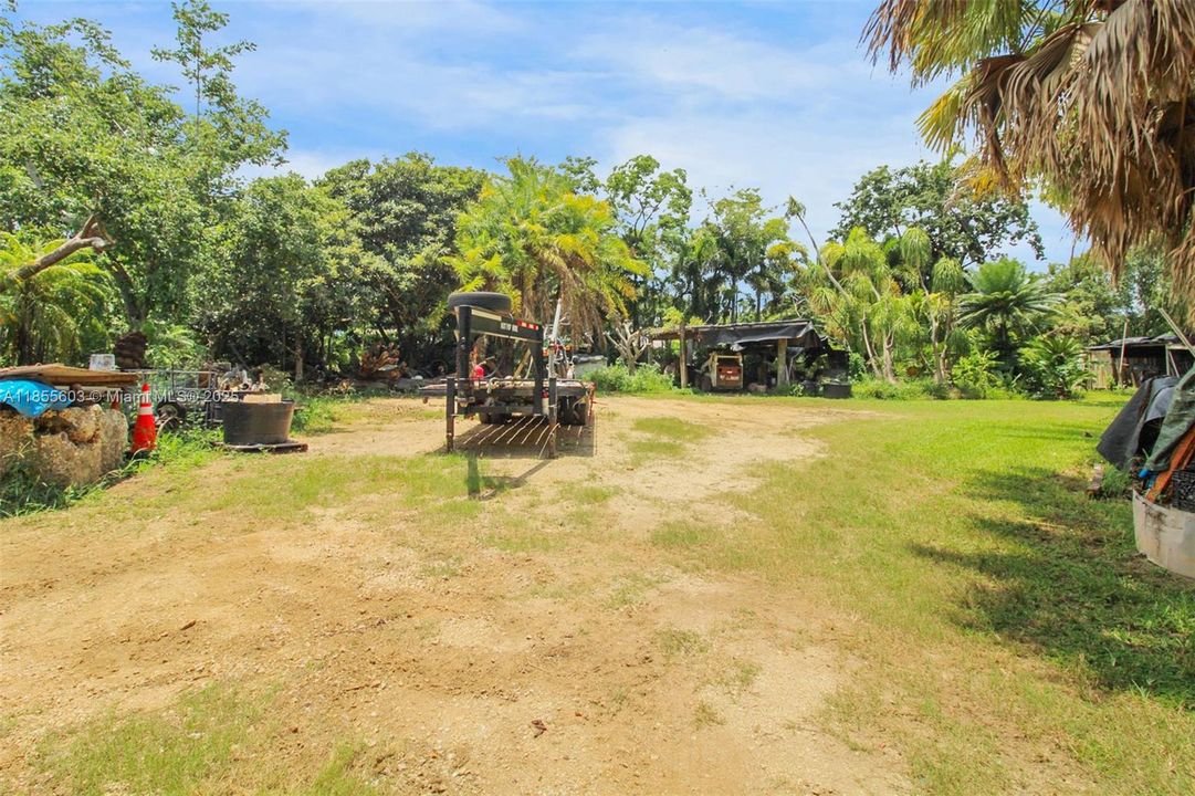 Недавно продано: $895,000 (4 спален, 2 ванн, 2921 Квадратных фут)