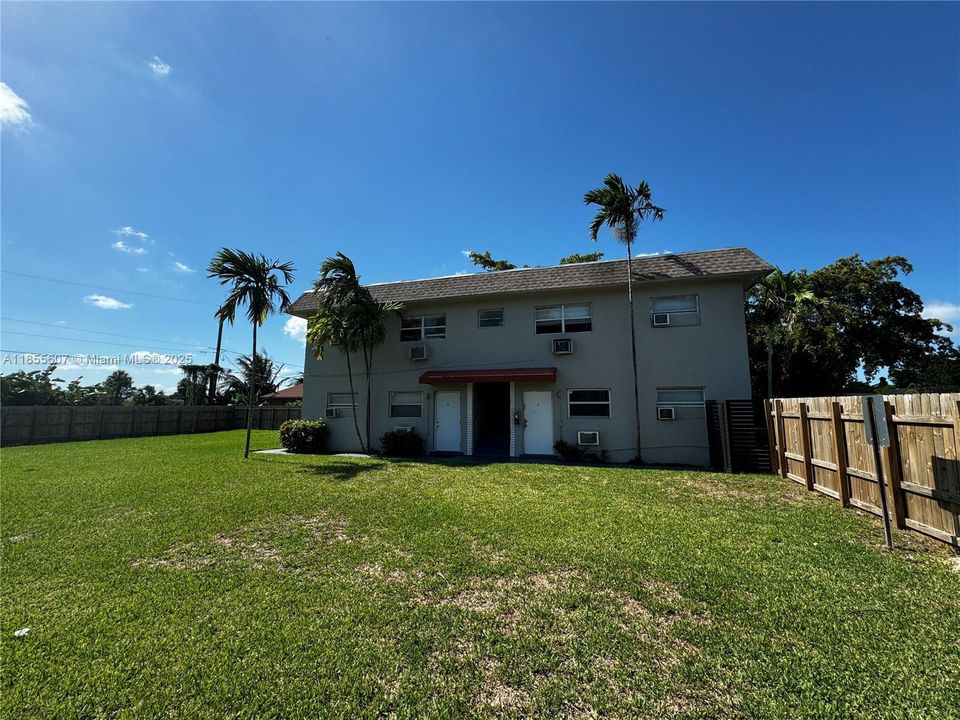 Под контрактом: $1,700 (2 спален, 2 ванн, 0 Квадратных фут)