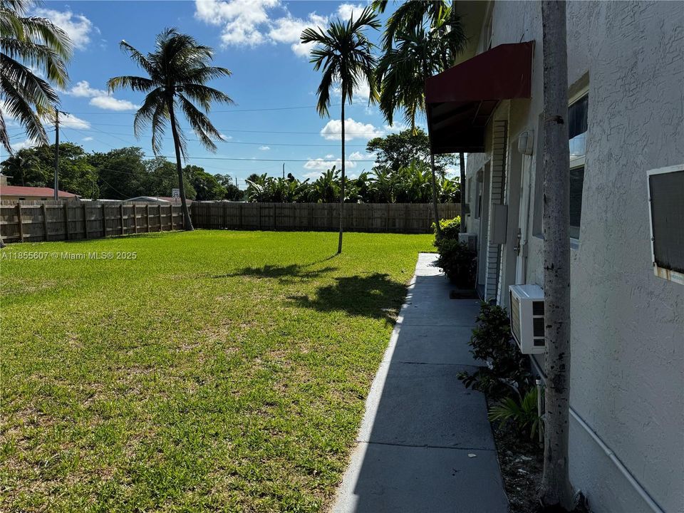 Под контрактом: $1,700 (2 спален, 2 ванн, 0 Квадратных фут)