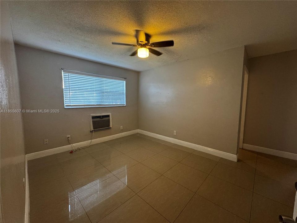 Под контрактом: $1,700 (2 спален, 2 ванн, 0 Квадратных фут)