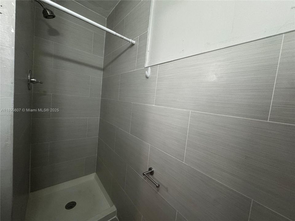 Под контрактом: $1,700 (2 спален, 2 ванн, 0 Квадратных фут)