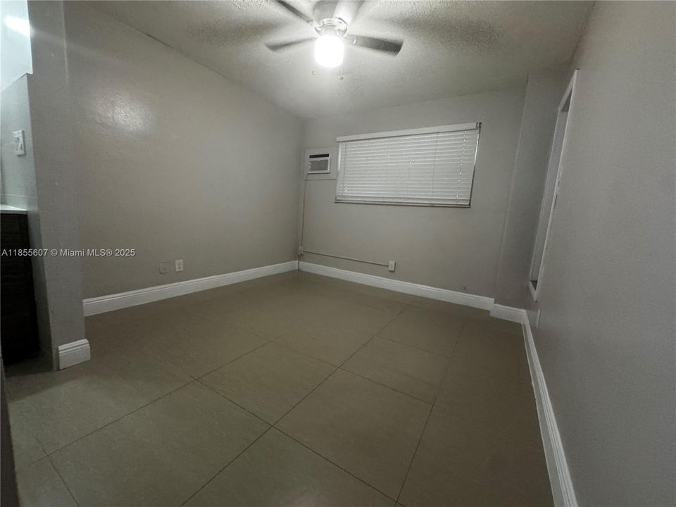 Под контрактом: $1,700 (2 спален, 2 ванн, 0 Квадратных фут)