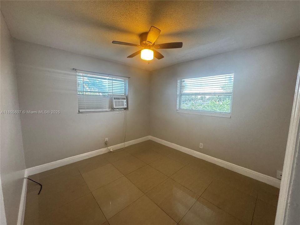 Под контрактом: $1,700 (2 спален, 2 ванн, 0 Квадратных фут)