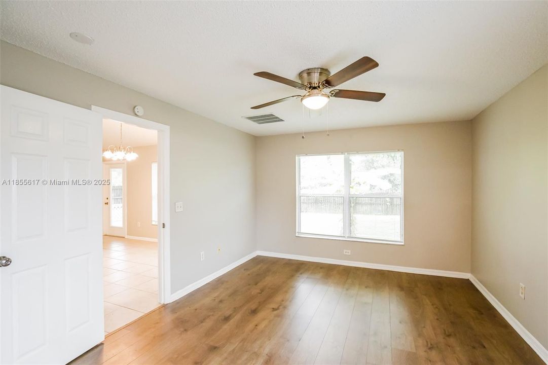 Недавно арендовано: $2,165 (4 спален, 2 ванн, 1767 Квадратных фут)