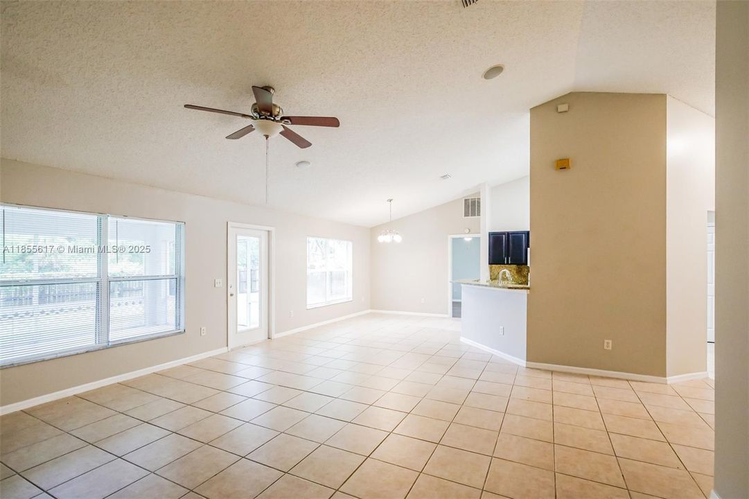 Недавно арендовано: $2,165 (4 спален, 2 ванн, 1767 Квадратных фут)