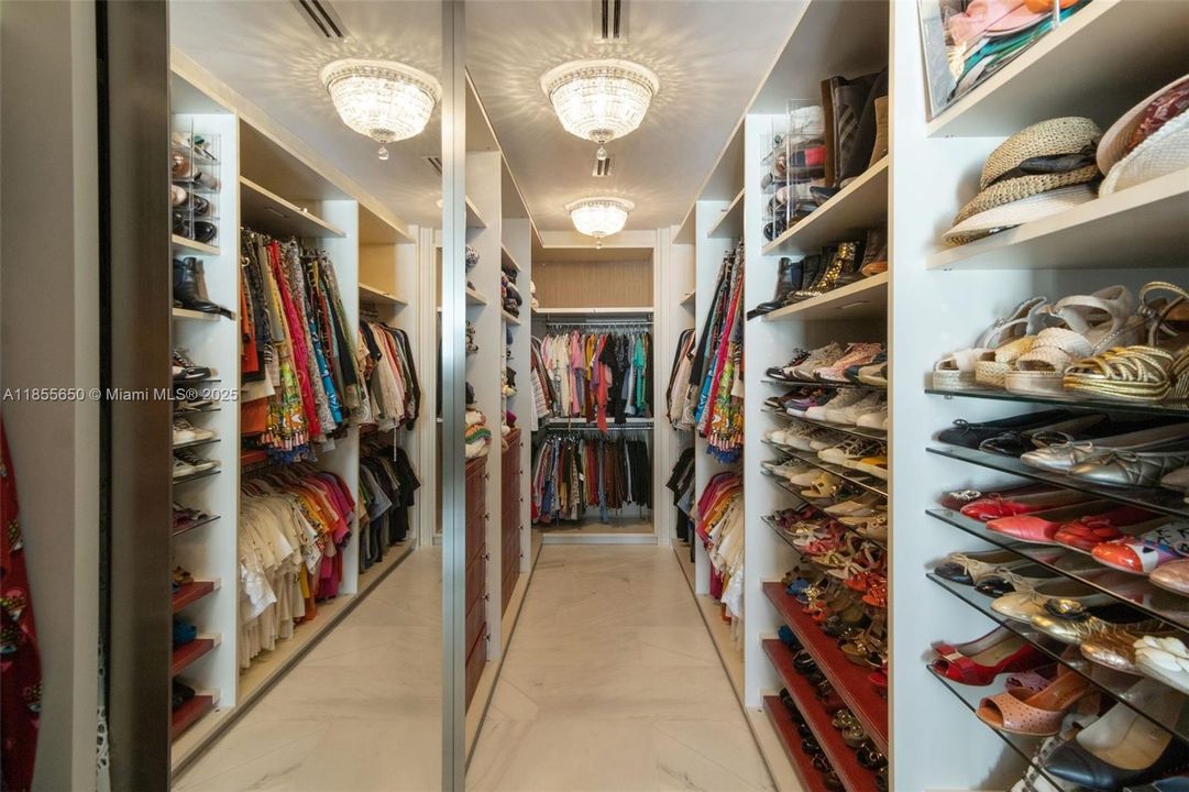 На продажу: $10,550,000 (4 спален, 5 ванн, 4992 Квадратных фут)