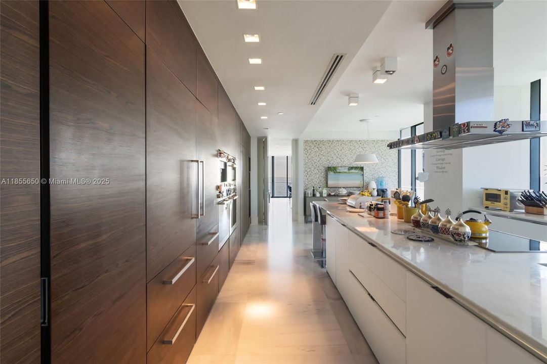 На продажу: $10,550,000 (4 спален, 5 ванн, 4992 Квадратных фут)