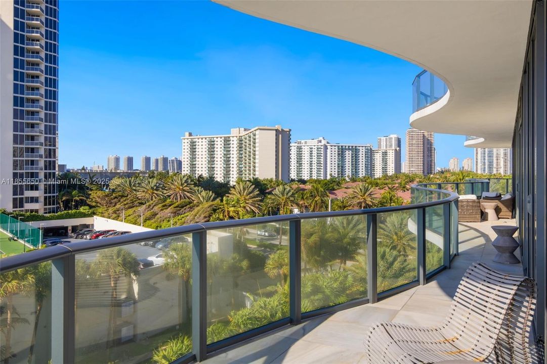 На продажу: $10,550,000 (4 спален, 5 ванн, 4992 Квадратных фут)