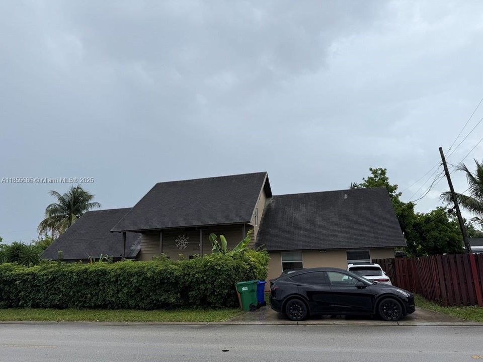 合同活跃: $699,900 (0 贝兹, 0 浴室, 3137 平方英尺)