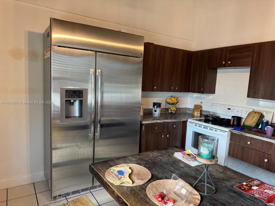 合同活跃: $699,900 (0 贝兹, 0 浴室, 3137 平方英尺)