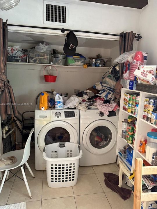 合同活跃: $699,900 (0 贝兹, 0 浴室, 3137 平方英尺)