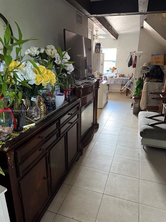 合同活跃: $699,900 (0 贝兹, 0 浴室, 3137 平方英尺)