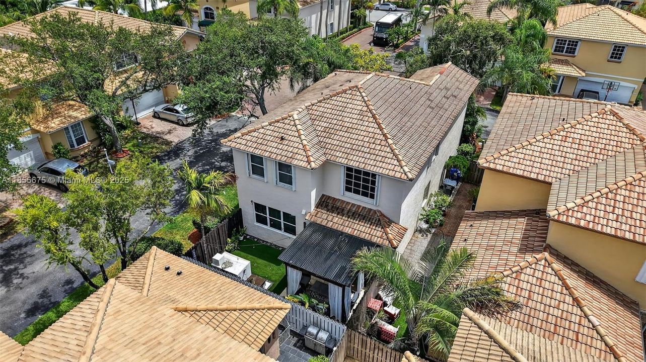 最近售出: $788,000 (2 贝兹, 2 浴室, 1976 平方英尺)