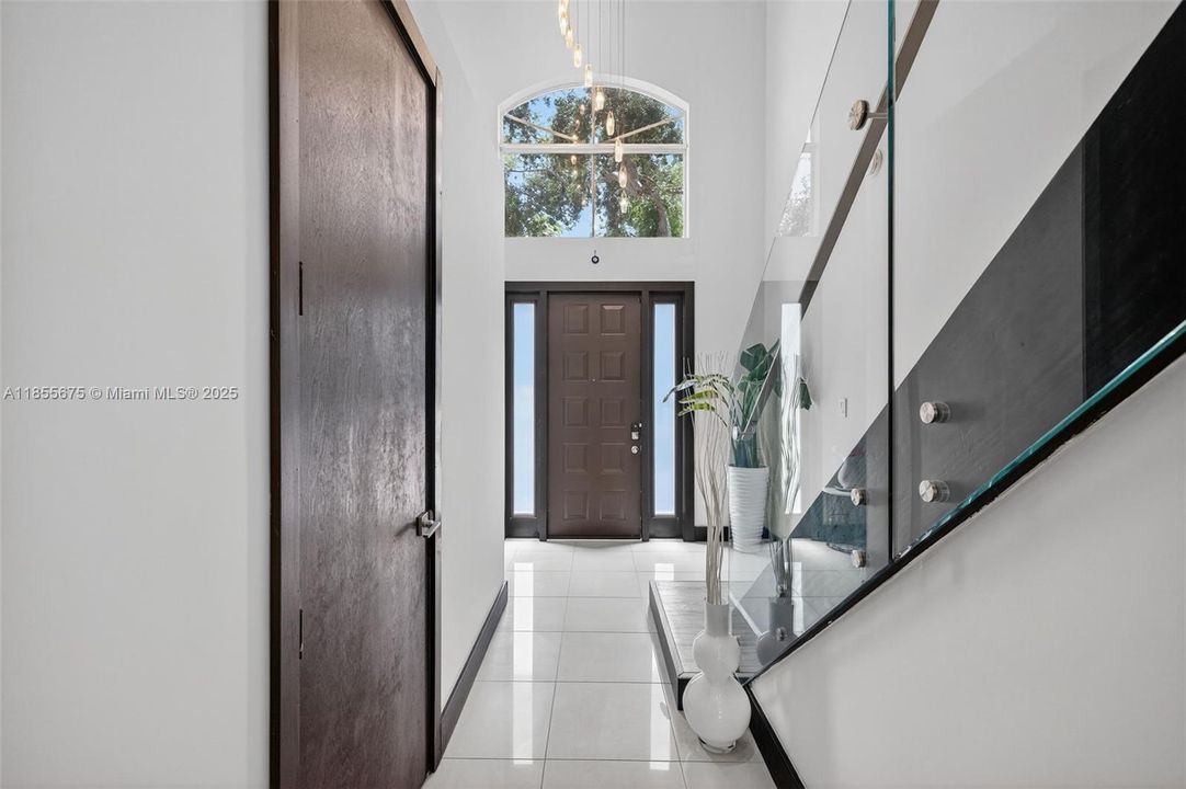 最近售出: $788,000 (2 贝兹, 2 浴室, 1976 平方英尺)