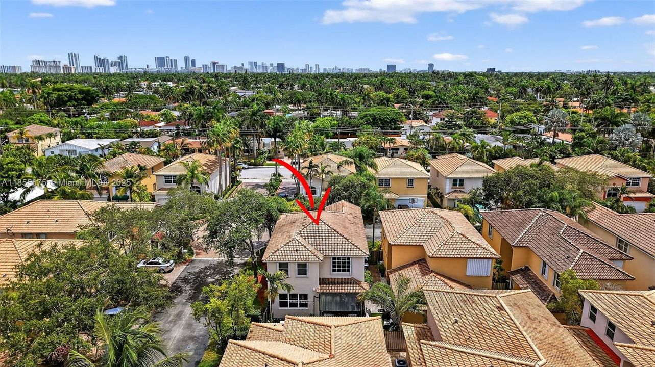 最近售出: $788,000 (2 贝兹, 2 浴室, 1976 平方英尺)