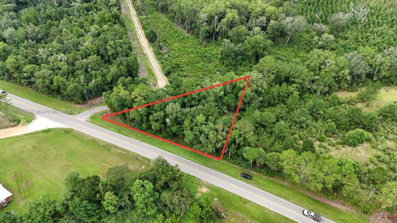 En Venta: $18,000 (1.00 acres)