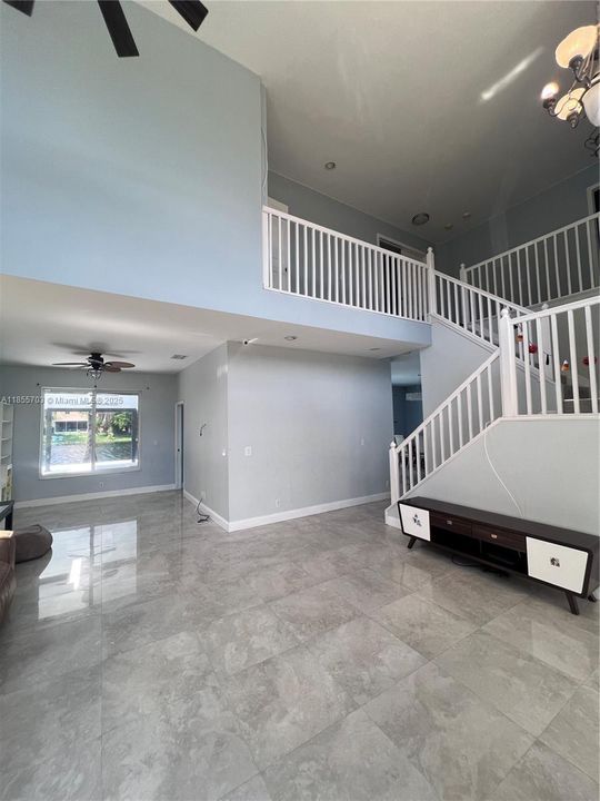 Recently Rented: $5,100 (4 beds, 2 baths, 2333 Square Feet)