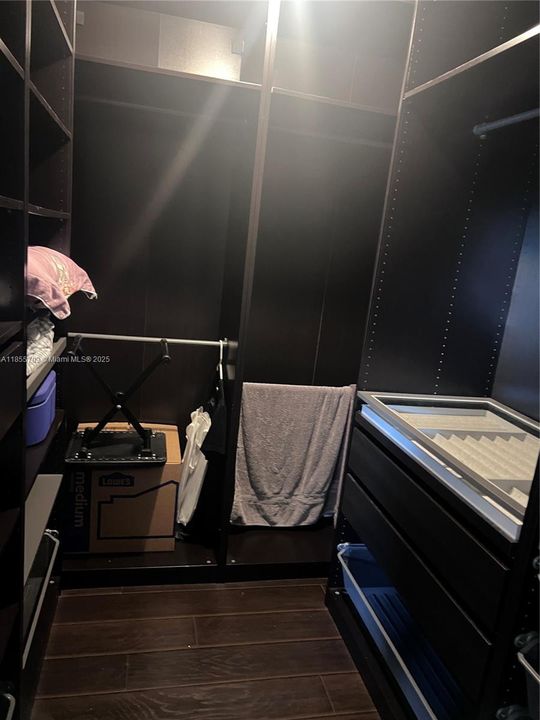 Recently Rented: $5,100 (4 beds, 2 baths, 2333 Square Feet)