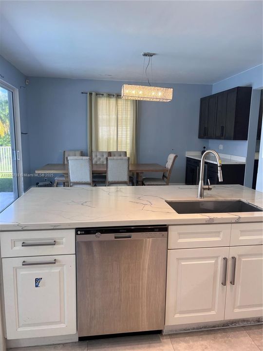 Recently Rented: $5,100 (4 beds, 2 baths, 2333 Square Feet)