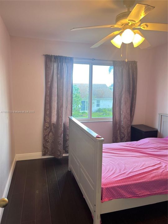 Recently Rented: $5,100 (4 beds, 2 baths, 2333 Square Feet)