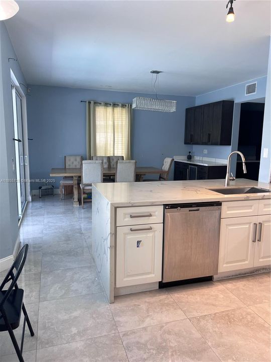 Recently Rented: $5,100 (4 beds, 2 baths, 2333 Square Feet)