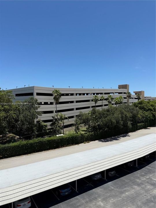 Recientemente alquilado: $2,300 (2 camas, 2 baños, 1421 Pies cuadrados)