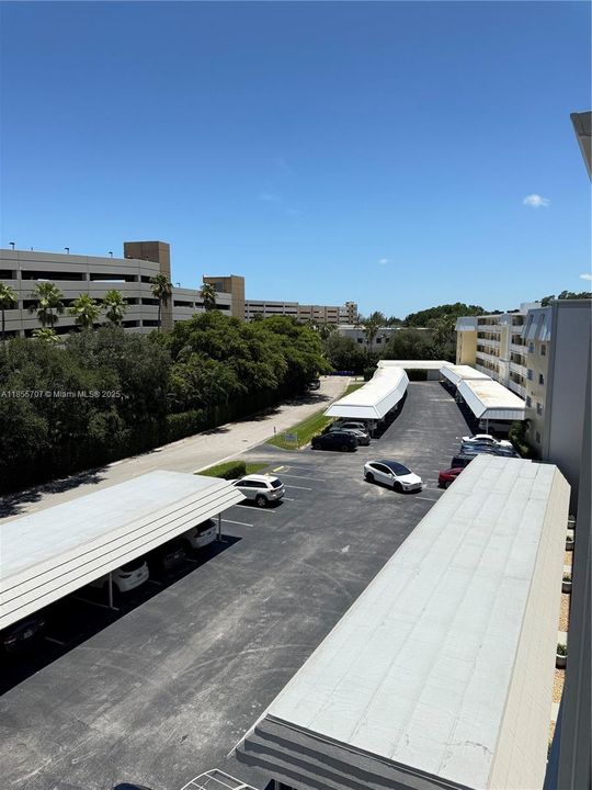 Recientemente alquilado: $2,300 (2 camas, 2 baños, 1421 Pies cuadrados)