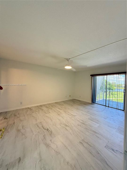 Recientemente alquilado: $2,300 (2 camas, 2 baños, 1421 Pies cuadrados)