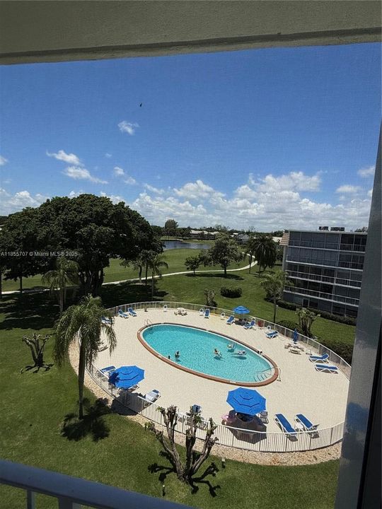 Recientemente alquilado: $2,300 (2 camas, 2 baños, 1421 Pies cuadrados)