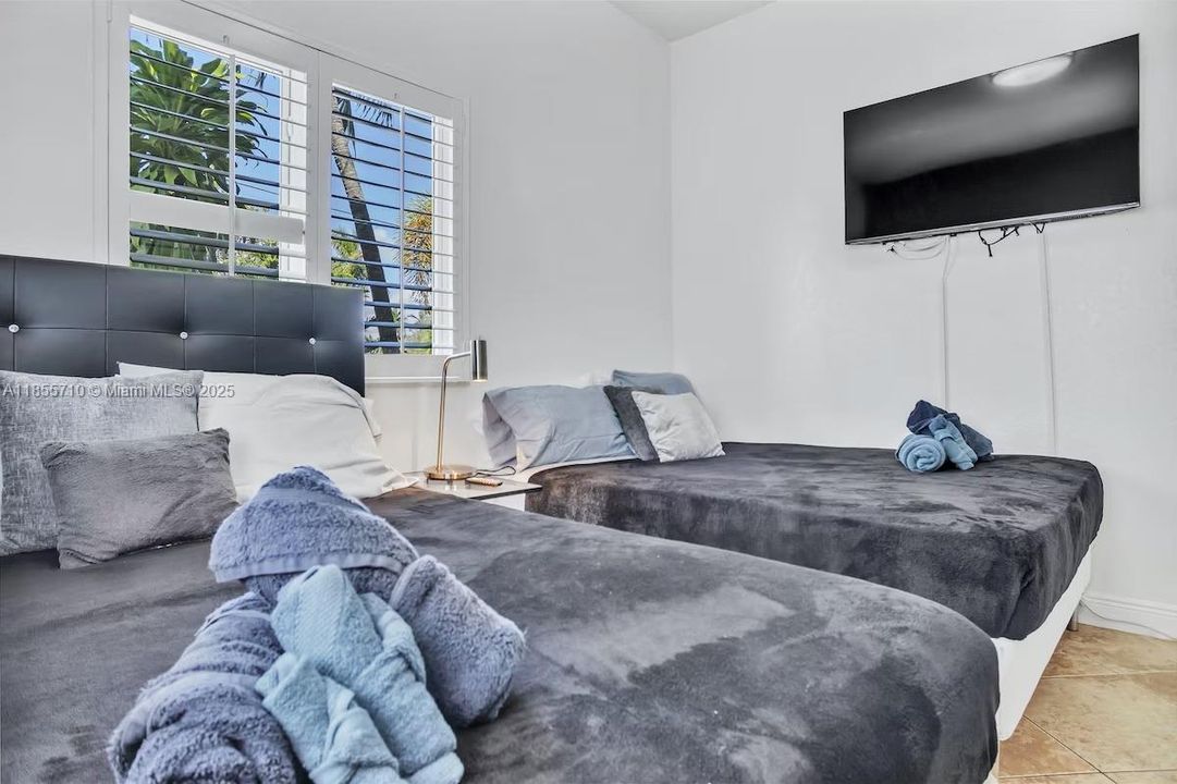 В аренду: $15,000 (5 спален, 3 ванн, 2208 Квадратных фут)