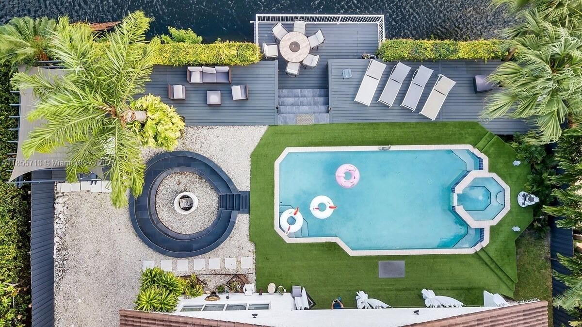 В аренду: $15,000 (5 спален, 3 ванн, 2208 Квадратных фут)