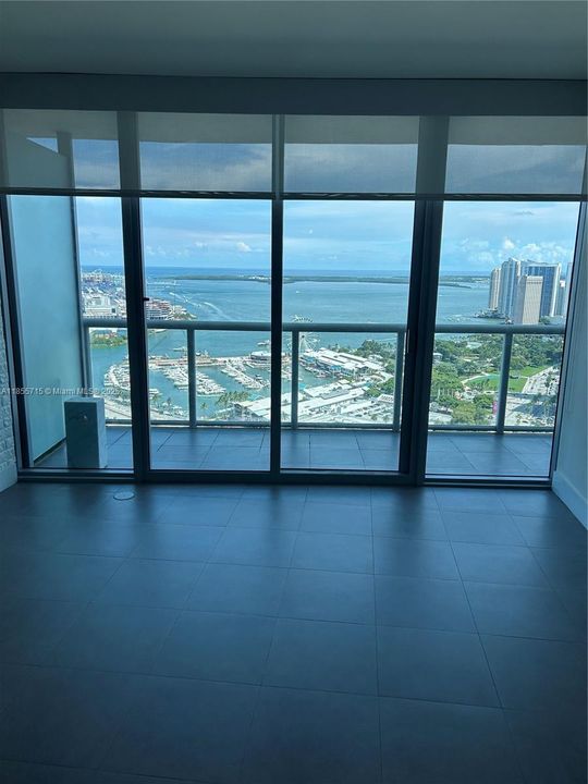 Recently Sold: $630,000 (1 beds, 1 baths, 948 Square Feet)