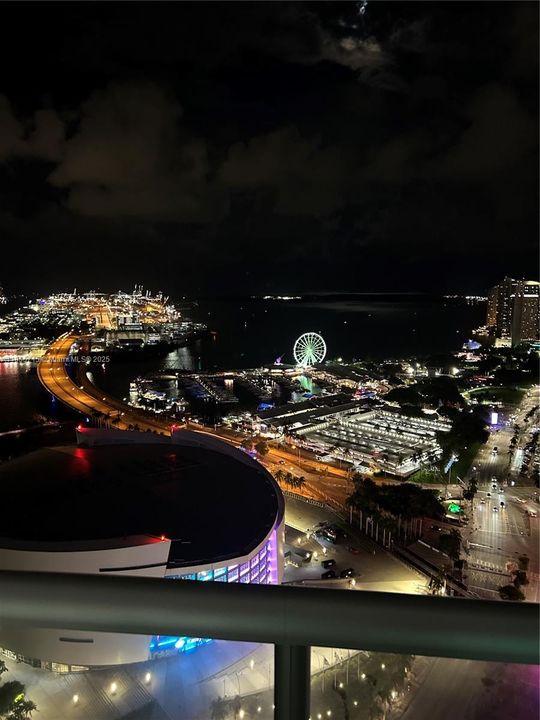 Recently Sold: $630,000 (1 beds, 1 baths, 948 Square Feet)