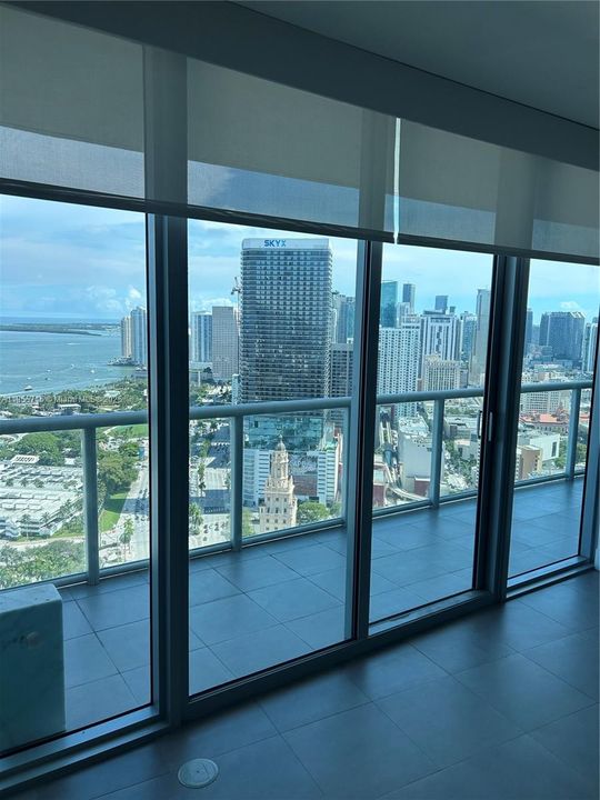 Recently Sold: $630,000 (1 beds, 1 baths, 948 Square Feet)