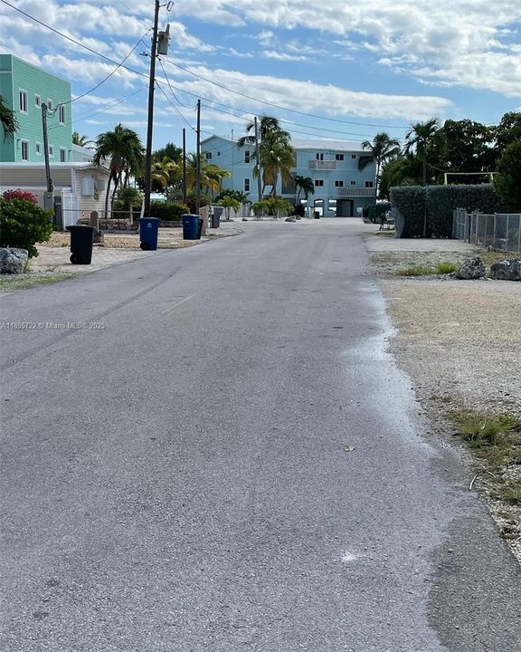 Recently Rented: $1,900 (2 beds, 1 baths, 1036 Square Feet)