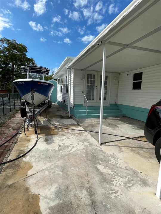 Recently Rented: $1,900 (2 beds, 1 baths, 1036 Square Feet)