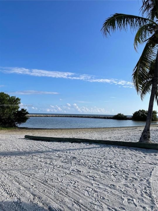 Recently Rented: $1,900 (2 beds, 1 baths, 1036 Square Feet)