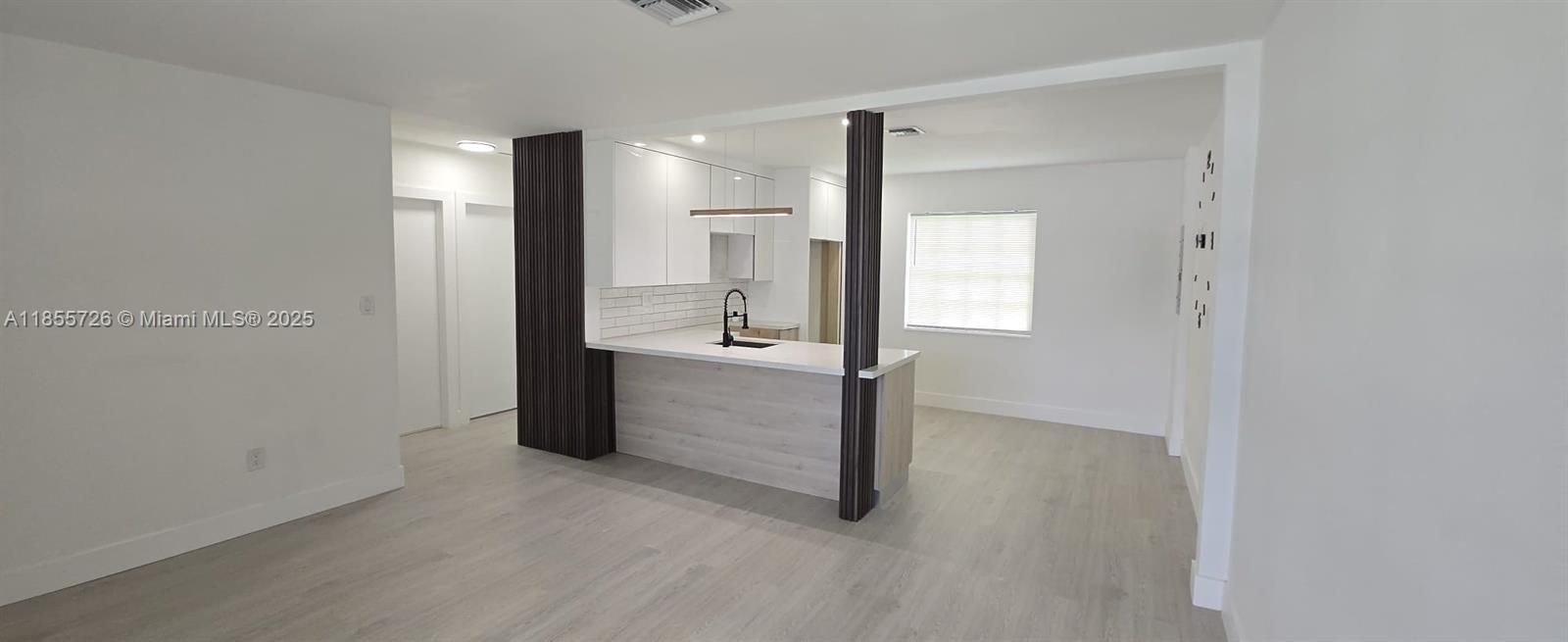 Vendido Recientemente: $540,000 (3 camas, 2 baños, 1140 Pies cuadrados)