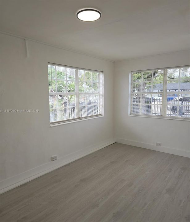 Vendido Recientemente: $540,000 (3 camas, 2 baños, 1140 Pies cuadrados)