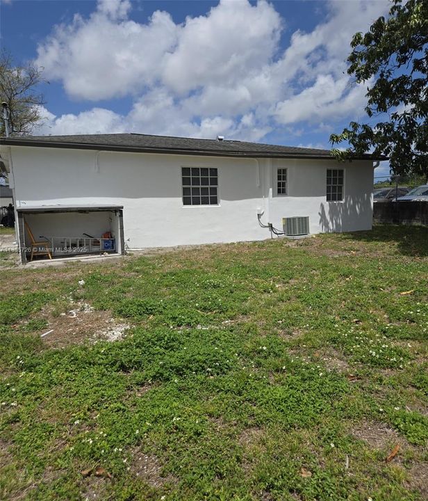 Vendido Recientemente: $540,000 (3 camas, 2 baños, 1140 Pies cuadrados)